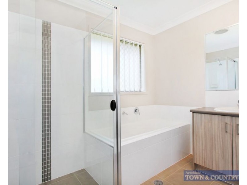 13 Morson Avenue, Armidale NSW 2350