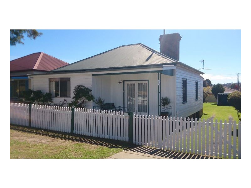 245 Rusden Street, Armidale NSW 2350