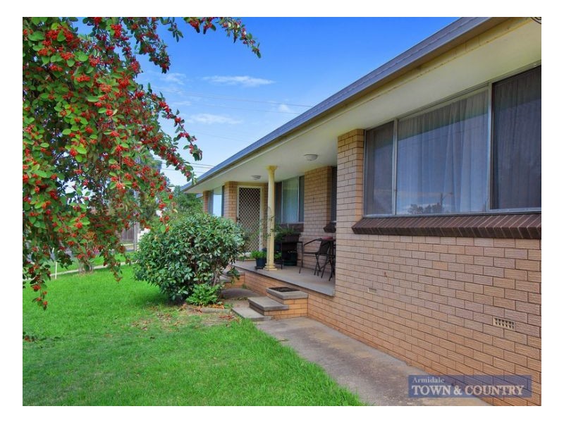 1 & 2/2 Kenalmac Avenue, Armidale NSW 2350
