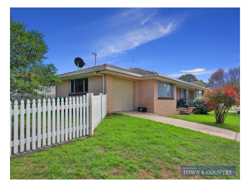 1 & 2/2 Kenalmac Avenue, Armidale NSW 2350