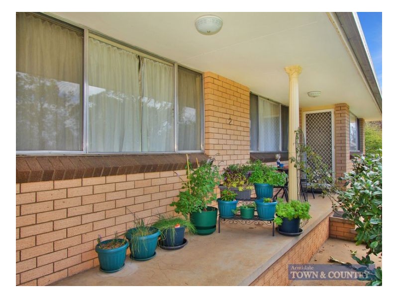 1 & 2/2 Kenalmac Avenue, Armidale NSW 2350