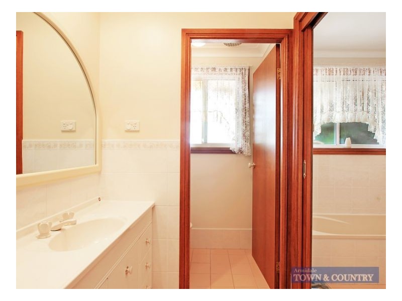 28 The Avenue, Armidale NSW 2350