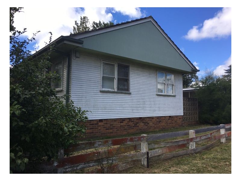 11 Bellevue Road, Armidale NSW 2350