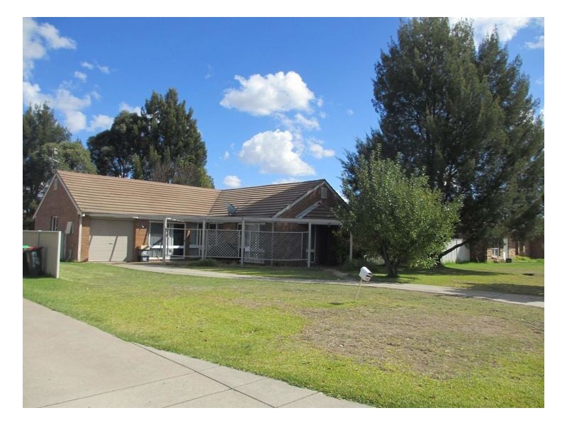 15 Centennial Close, Armidale NSW 2350