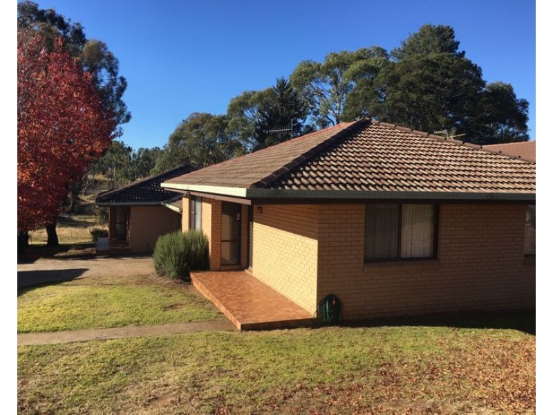 1/20 Centura Crescent, Armidale NSW 2350