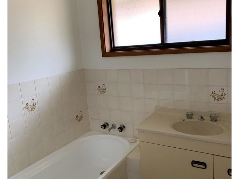 1/20 Centura Crescent, Armidale NSW 2350