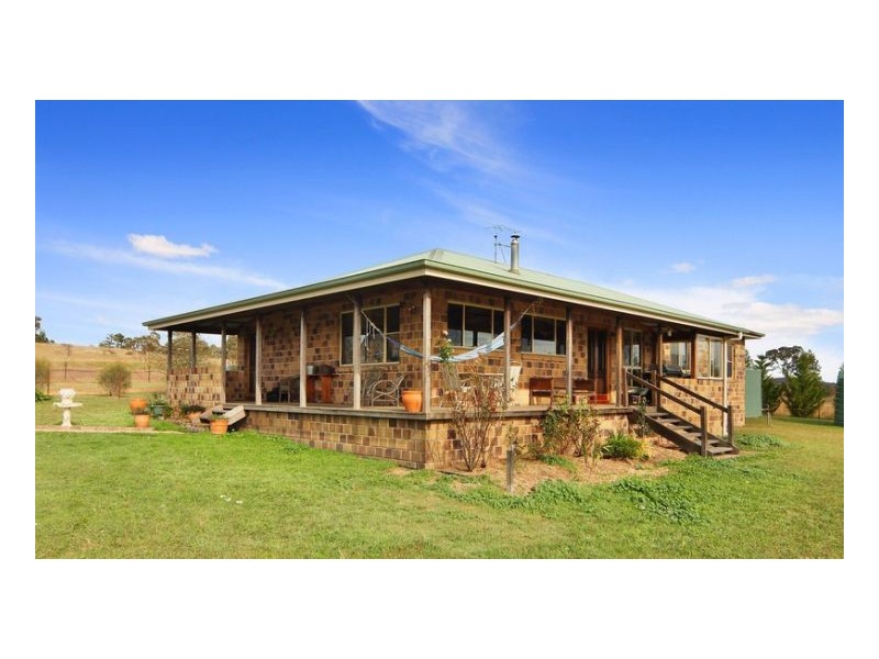90 Milne Road, Armidale NSW 2350