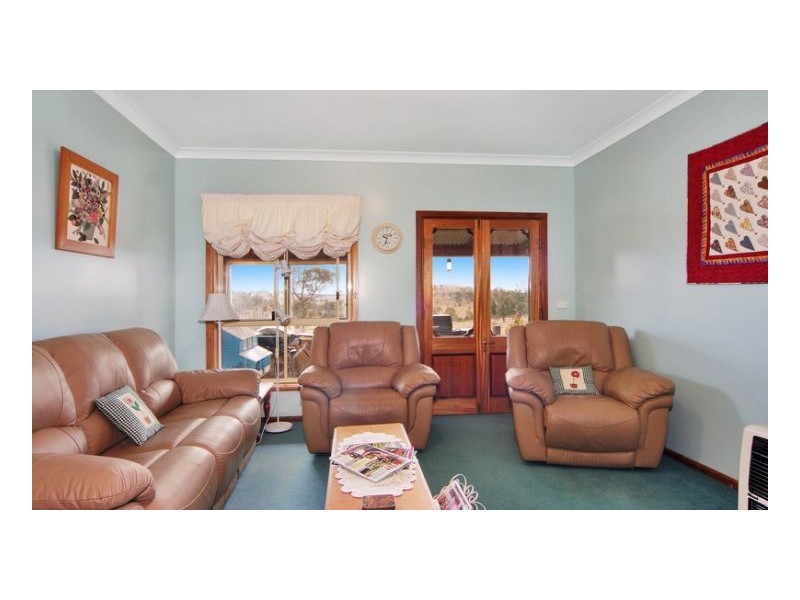 90 Milne Road, Armidale NSW 2350