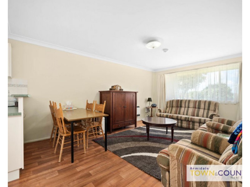 1/2 Kenalmac Avenue, Armidale NSW 2350