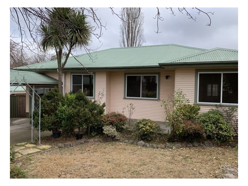 12 Millie Street, Armidale NSW 2350