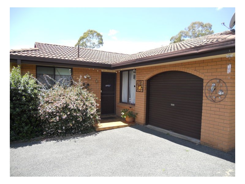 2/143 Brown Street, Armidale NSW 2350