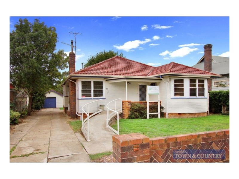 111 Butler Street, Armidale NSW 2350