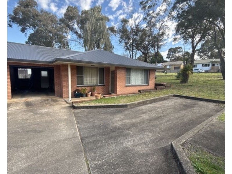 1/1 Kathleen Crescent, Armidale NSW 2350