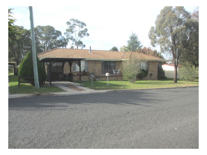 13 Trim Street, Armidale NSW 2350