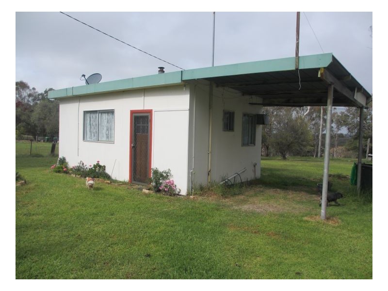 102 Apple Tree Drive, Armidale NSW 2350