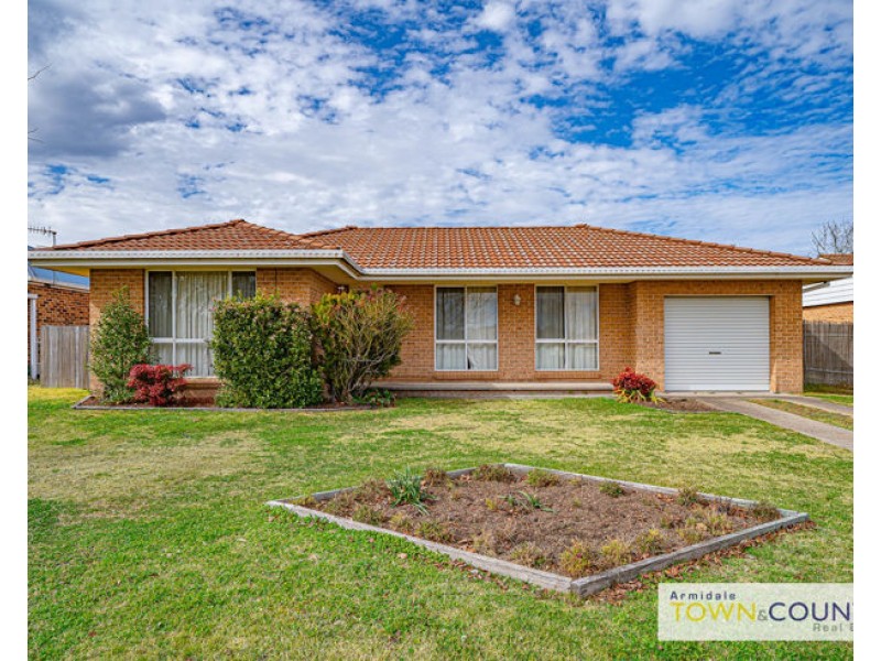 56 Macdonald Drive, Armidale NSW 2350