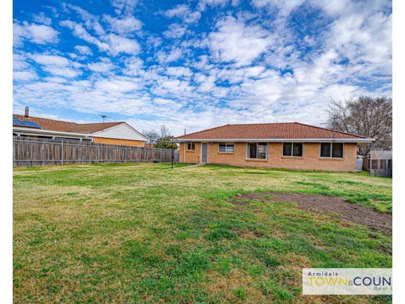 56 Macdonald Drive, Armidale NSW 2350