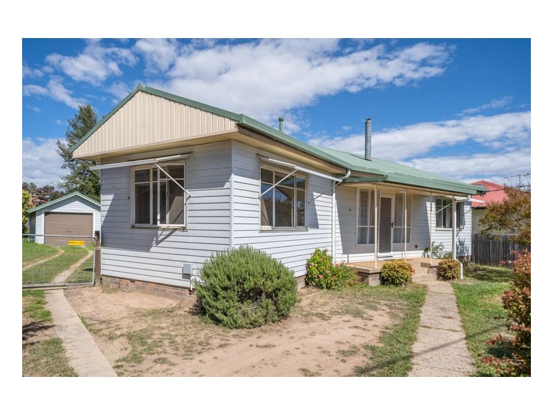 60 Mossman Street, Armidale NSW 2350
