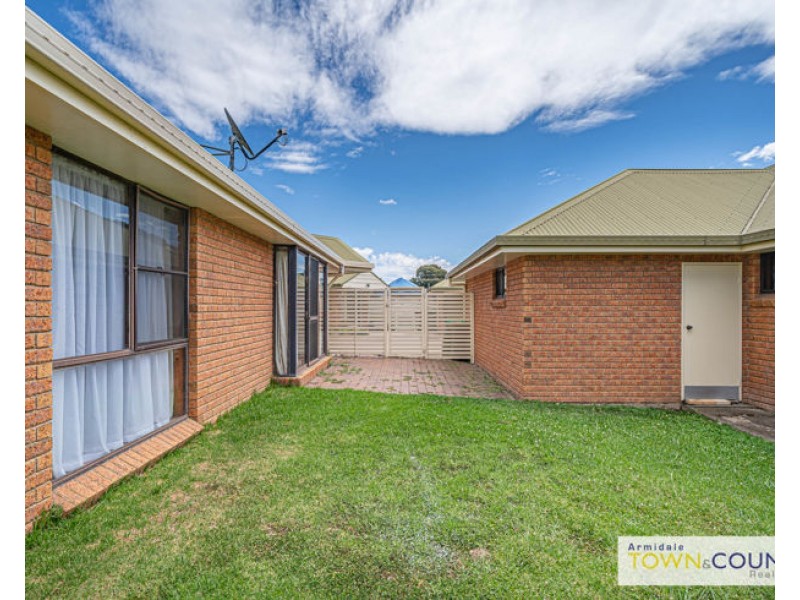 2/196 Rusden Street, Armidale NSW 2350