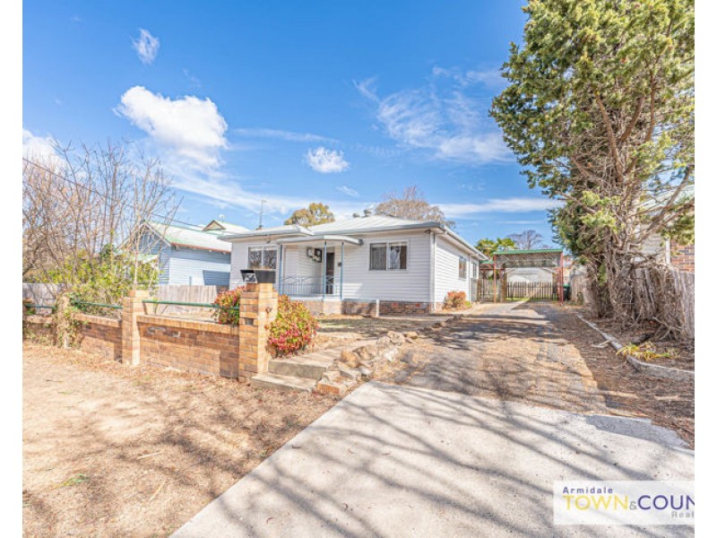56 Taylor Street, Armidale NSW 2350