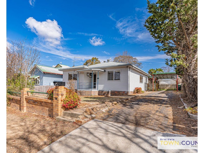 56 Taylor Street, Armidale NSW 2350