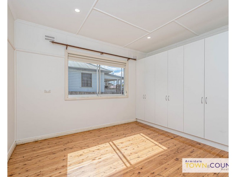 56 Taylor Street, Armidale NSW 2350