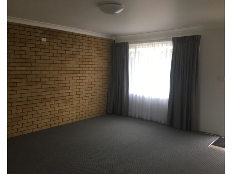 2/12 Wigan Avenue, Armidale NSW 2350