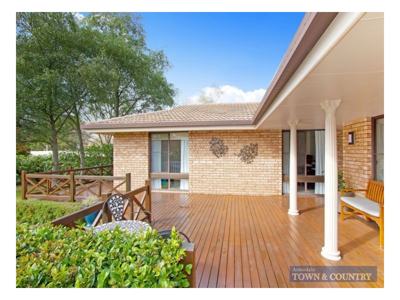 9 Centura Crescent, Armidale NSW 2350