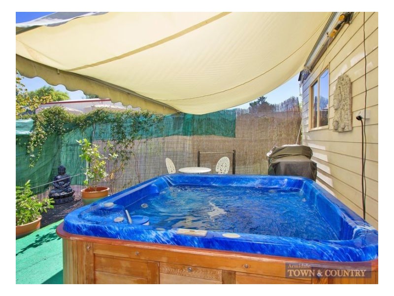 6 Vincent Street, Uralla NSW 2358