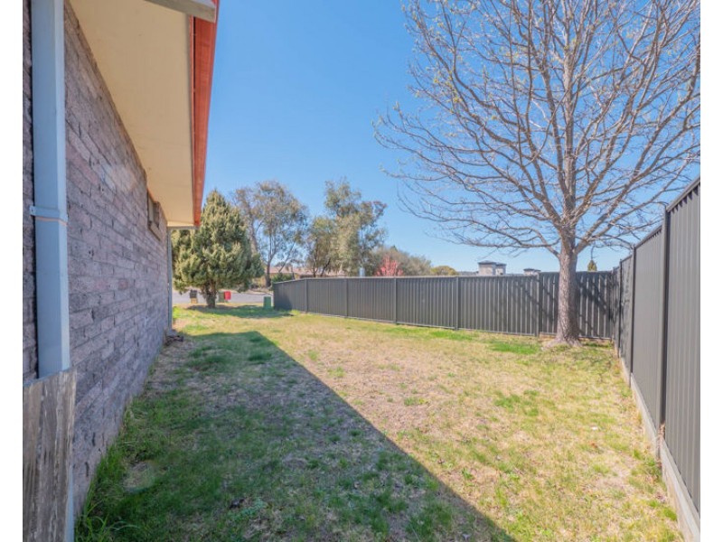 20 Freeman Crescent, Armidale NSW 2350