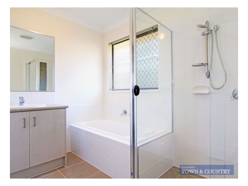 42 Manse Street, Guyra NSW 2365