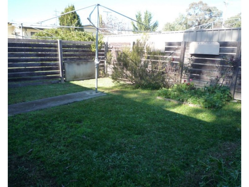 2/231 Canambe Street, Armidale NSW 2350