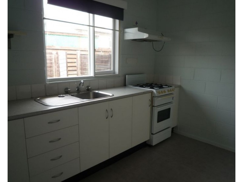 2/231 Canambe Street, Armidale NSW 2350