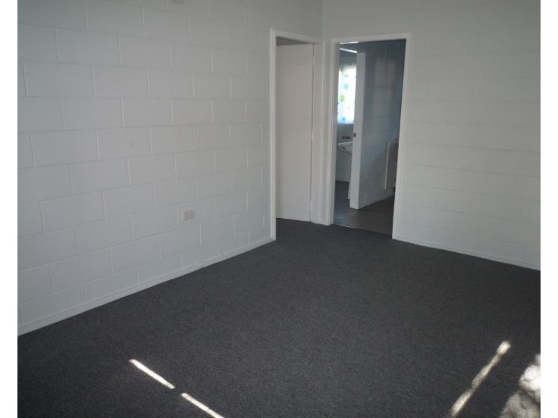 2/231 Canambe Street, Armidale NSW 2350