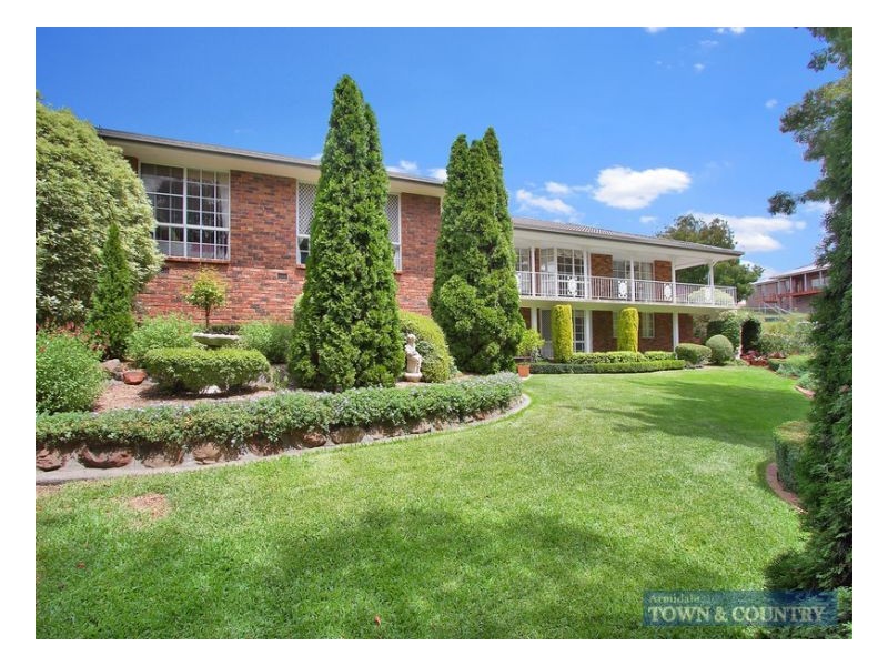 1 Napier Court, Armidale NSW 2350