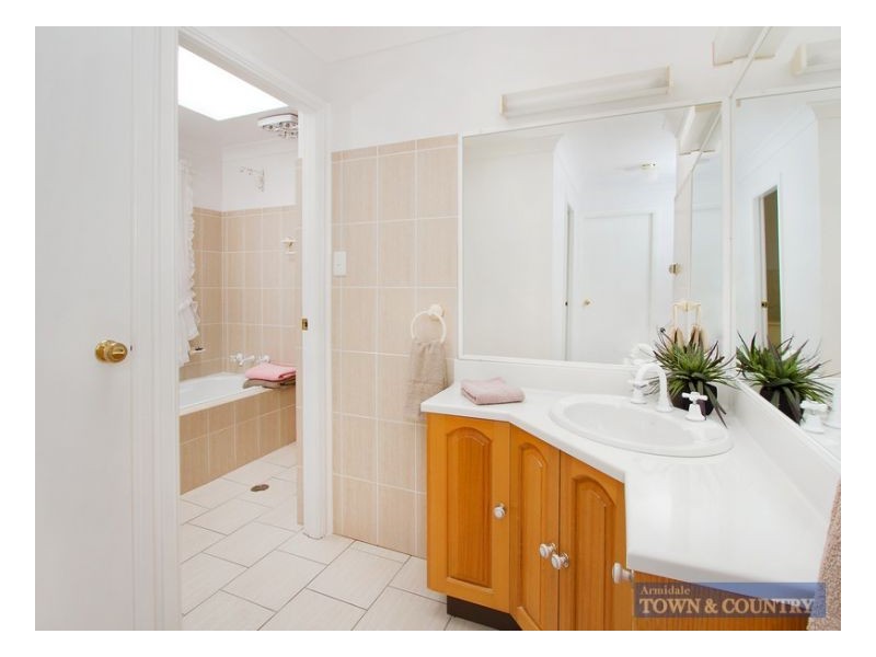 1 Napier Court, Armidale NSW 2350