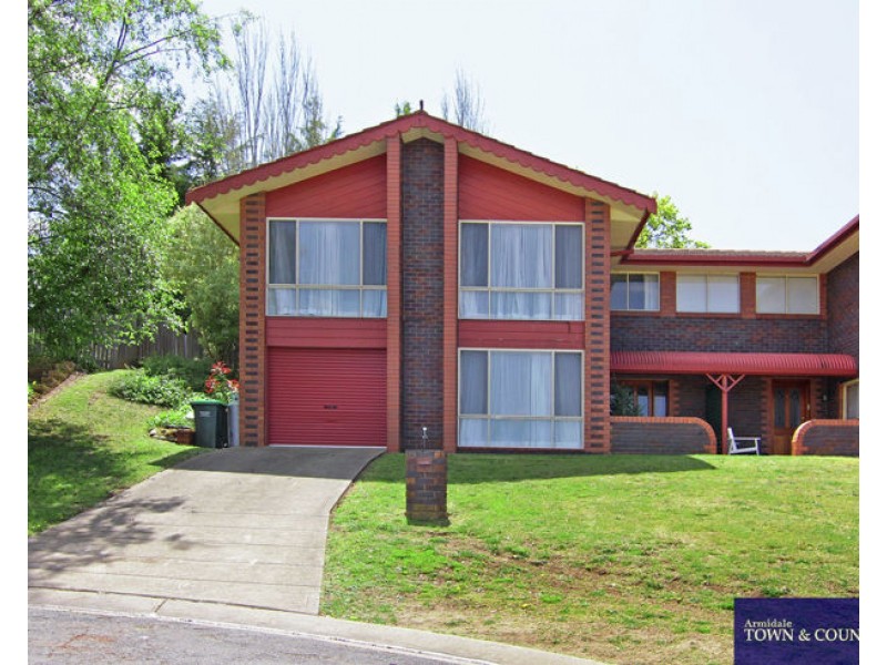 2/16 Napier Court, Armidale NSW 2350