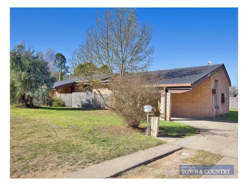 1 & 2/10 Glass Street, Armidale NSW 2350