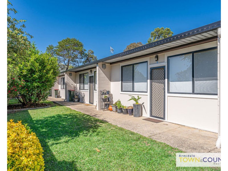 2/4 Drummond Avenue, Armidale NSW 2350