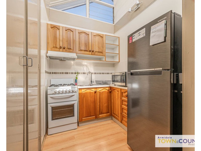 2/4 Drummond Avenue, Armidale NSW 2350