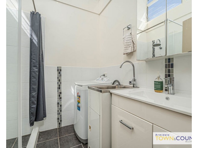 2/4 Drummond Avenue, Armidale NSW 2350
