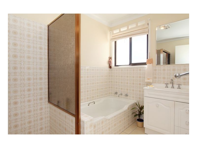 11 Schultz Avenue, Armidale NSW 2350