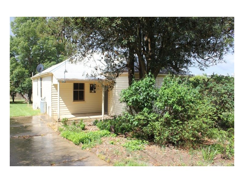 4075 Waterfall Way (chandler School House), Wollomombi NSW 2350