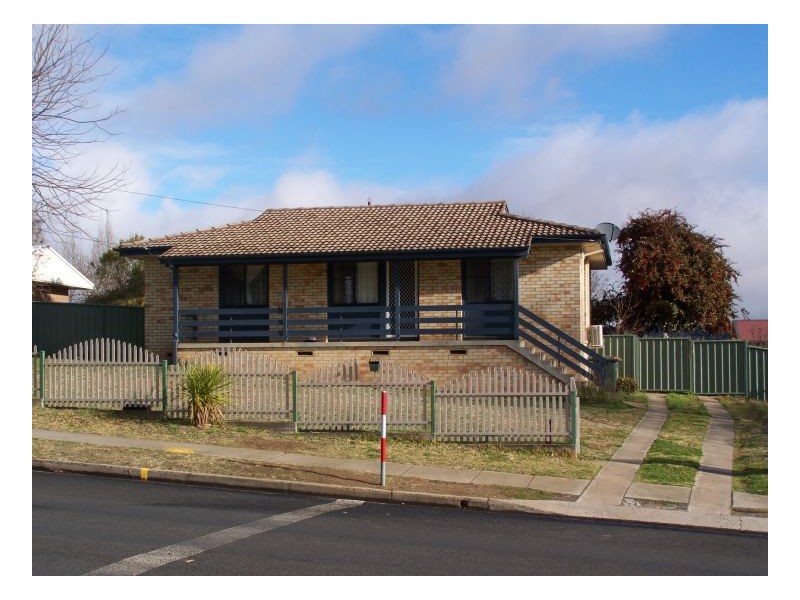 228 Erskine Street, Armidale NSW 2350