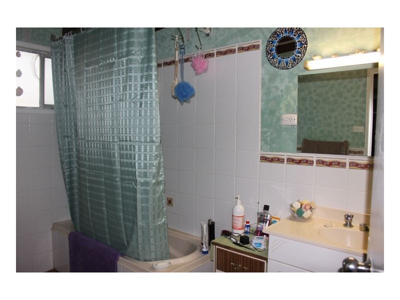 12 Bracken Street, Hillgrove NSW 2350
