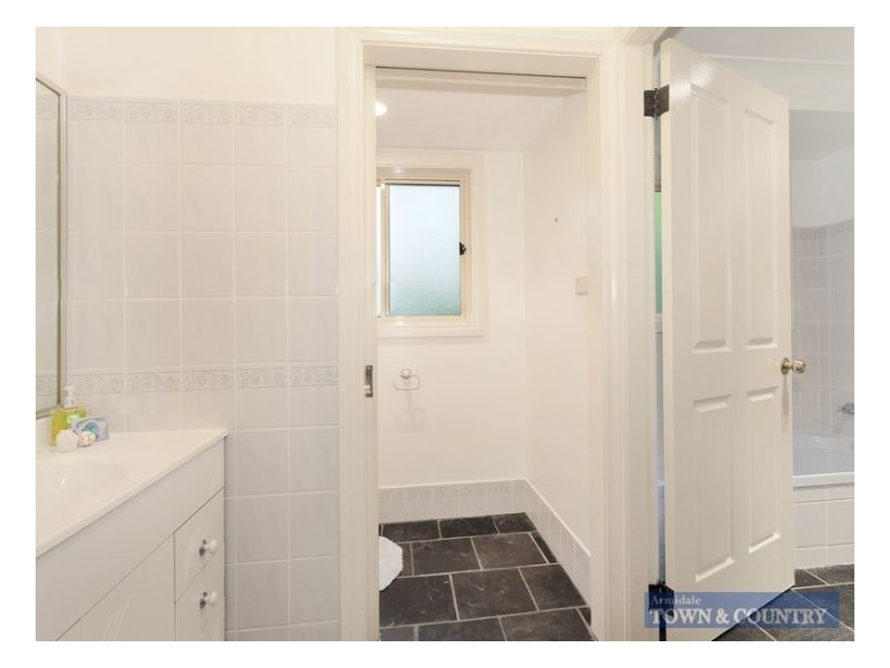 4 Clara Crescent, Armidale NSW 2350