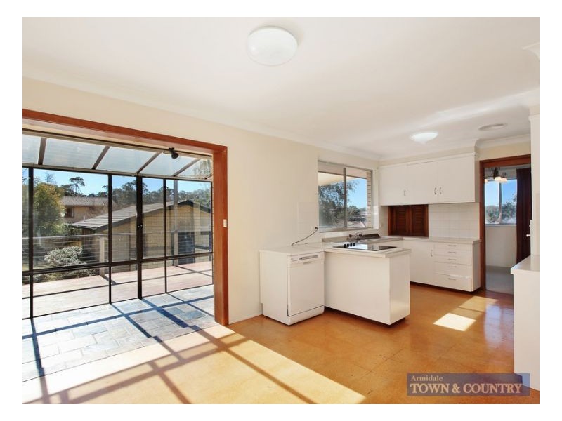 3 Yallambee Avenue, Armidale NSW 2350