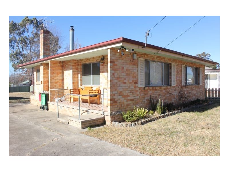 39 Niagara Street- Fully Furnished, Armidale NSW 2350
