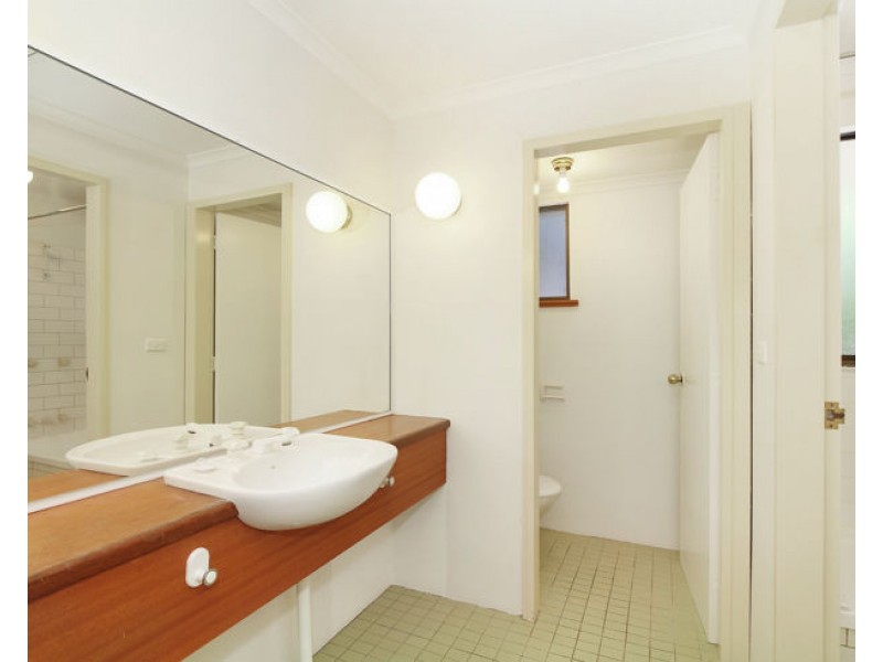 2/23 The Avenue, Armidale NSW 2350