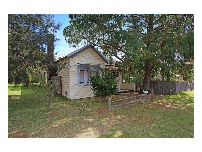 132 Douglas Street, Armidale NSW 2350